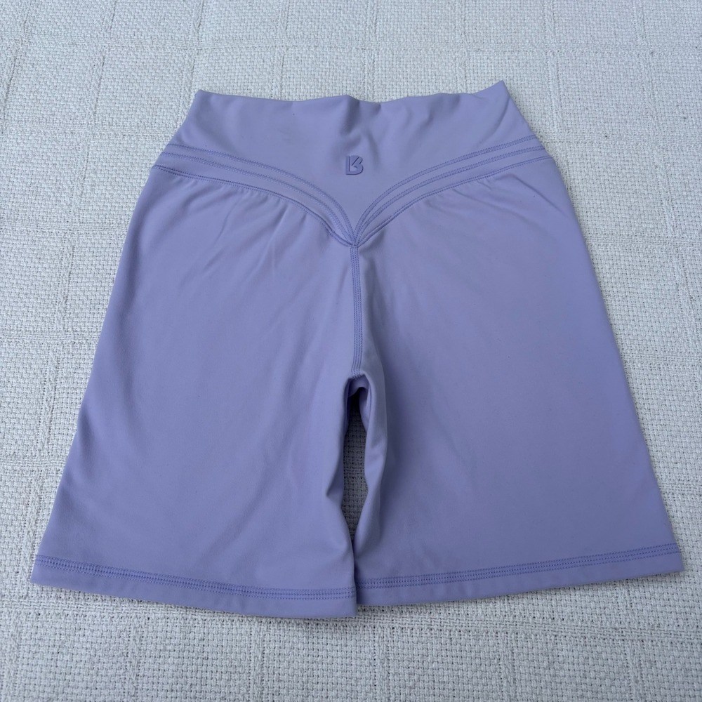 Women's Medium BUFFBUNNY Micro Legacy 6" Workout Gym Shorts in Lavender Haze